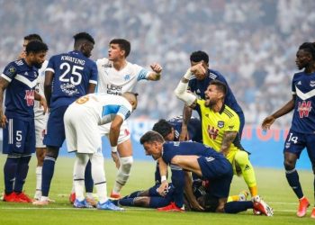 Μετά τον Έρικσεν νέο σοκ: Kατέρρευσε ποδοσφαιριστής στον αγώνα Μαρσέιγ – Μπορντό (video)