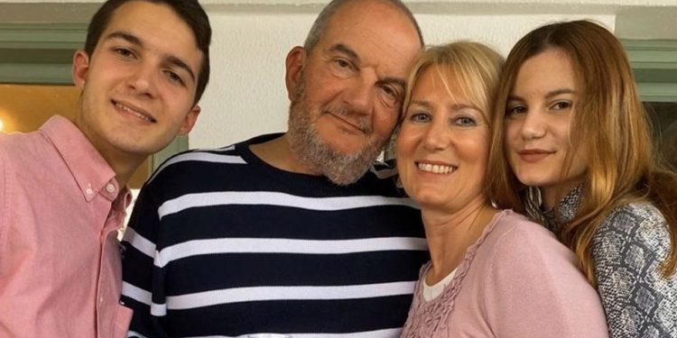 Alldaynews.gr Που πέρασαν τα παιδιά του Κώστα Καραμανλή και της Νατάσας Παζαΐτη