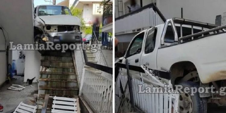 Alldaynews.gr Απίστευτο τροχαίο: Αγροτικό μπούκαρε σε αυλή – Έντρομος ο 40χρονος ιδιοκτήτης του σπιτιού (φωτο, video)