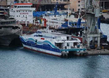 Κυκλάδες: Πέρασαν χειροπέδες στον πλοίαρχο – 138 περισσότεροι επιβάτες από το προβλεπόμενο στο πλοίο