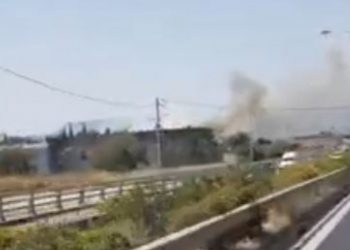 Φωτιά δίπλα στο αεροδρόμιο Ελευθέριος Βενιζέλος (vid)