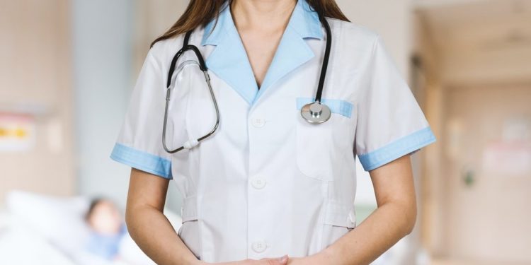 Alldaynews.gr Σοκ με αντιεμβολιάστρια Νοσηλεύτρια: Έκανες εμβόλιο; Θα πάθεις κι εσύ καρκίνο όπως ο πατέρας σου