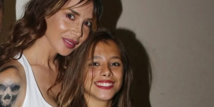 Alldaynews.gr Πάολα: Σάρωσε η κόρη της στις Πανελλαδικές! Σε ποια σχολή μπήκε δεύτερη