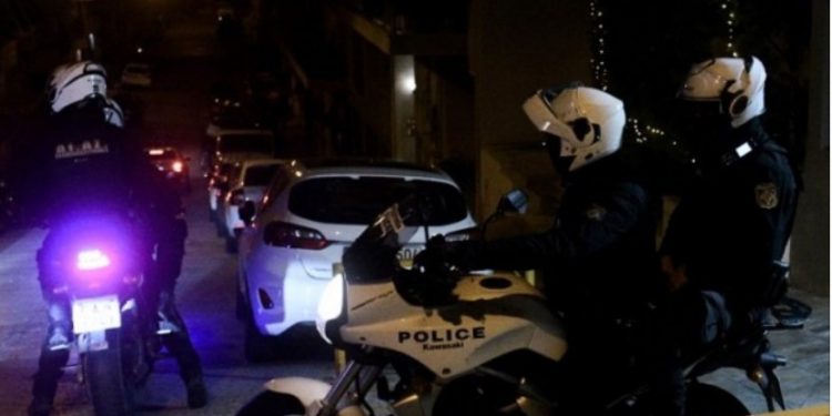 Alldaynews.gr Θρίλερ Τώρα στην Ερέτρια: Νεκρός στο όχημά του ο διοικητής του αστυνομικού τμήματος