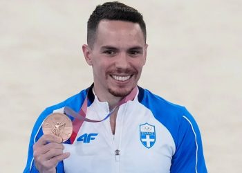 Λευτέρης Πετρούνιας