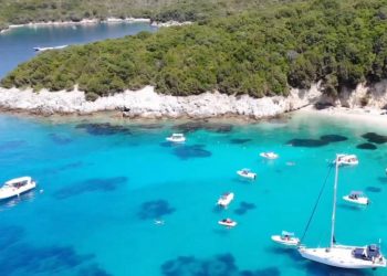 Αγνοείται πατέρας και γιός με κανό στα Σύβοτα