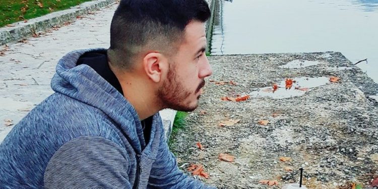 Alldaynews.gr Τραγικές ώρες: Σταμάτησαν οι έρευνες του λιμενικού για τον εντοπισμό του 29χρονου Τάσου που αγνοείται στον Αμβρακικό!