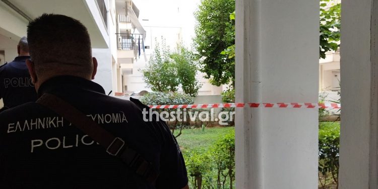 ΠΡΙΝ ΛΙΓΟ – Θεσσαλονίκη: Γυναίκα έπεσε σε αυλή από ταράτσα πολυκατοικίας (φωτο)