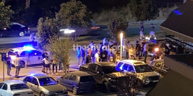 Alldaynews.gr Θεσσαλονίκη: Σοβαρό τροχαίο τα ξημερώματα με 6 νεαρούς – Αυτοκίνητο έπεσε σε κολώνα (φωτο)
