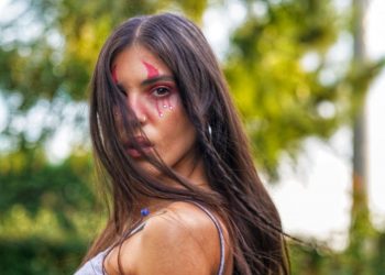 Άννα Μαρία Βέλλη: Ποζάρει όπως τη γέννησε η μαμά της