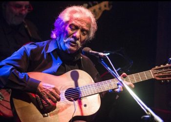 Τραγικές ώρες και για τον Κώστα Χατζή: Στάχτη το σπίτι του τραγουδιστή[video]