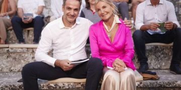 Alldaynews.gr Μητσοτάκης Μαρέβα Επίδαυρος