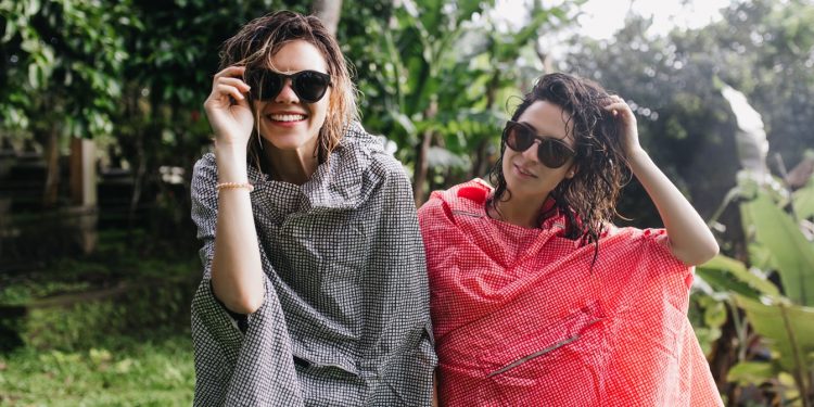 καλοκαίρι βροχή kalokairi vroxh broxh adiavroxo vroxi αδιάβροχο