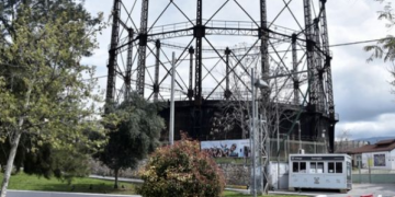Alldaynews.gr Τρεις τραυματίες από αδέσποτες σφαίρες στο Γκάζι-Ανάμεσά τους δύο τουρίστες