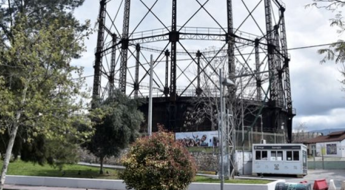 Alldaynews.gr Τρεις τραυματίες από αδέσποτες σφαίρες στο Γκάζι-Ανάμεσά τους δύο τουρίστες
