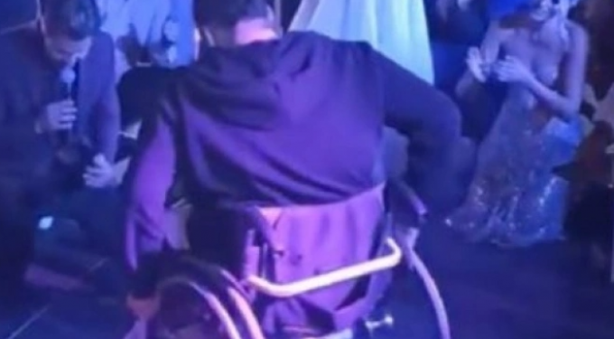 Alldaynews.gr Αστυνομικός σε αναπηρικό καροτσάκι χορεύει ζεϊμπέκικο – Συγκινητική ανάρτηση από Τσαλίκη και Λίλη (pic)