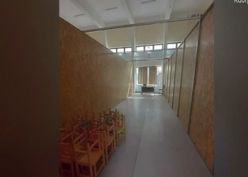 Καταγγελία: Έβαλαν παιδιά νηπιαγωγείου σε αίθουσα Λυκείου – «Ήταν μεγάλο σοκ! Αυτό δεν είναι σχολείο» (video)