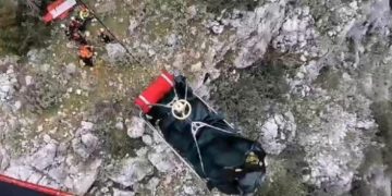 Alldaynews.gr Επιχείρηση για την μεταφορά τραυματισμένης γυναίκας τα ξημερώματα στον Όλυμπο