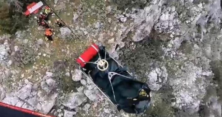 Alldaynews.gr Επιχείρηση για την μεταφορά τραυματισμένης γυναίκας τα ξημερώματα στον Όλυμπο