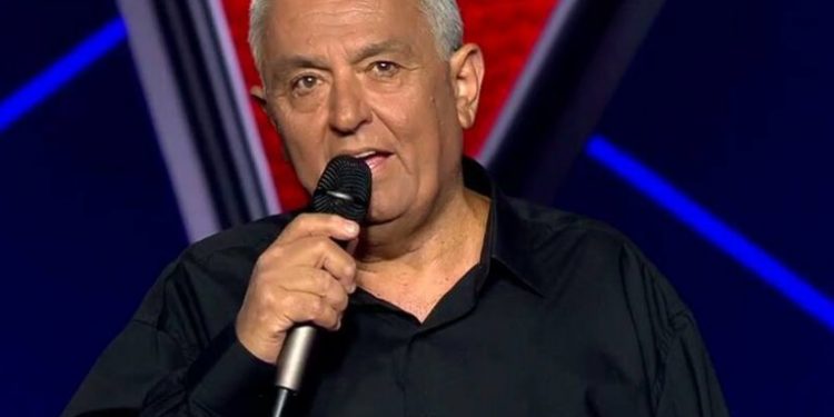 Alldaynews.gr The Voice: Ο 62χρονος παππούς που βρέθηκε στο stage μετά από αίτηση που του έκαναν οι κόρες του!