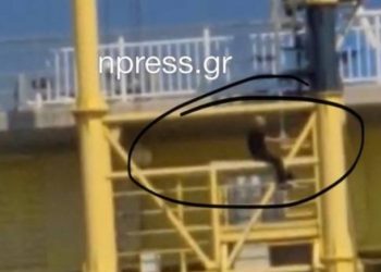 Γυναίκα απειλούσε να πέσει από την γέφυρα Ρίου – Αντιρρίου[video]