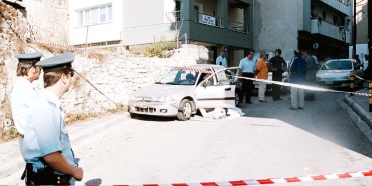 Alldaynews.gr Φρικιαστικό Έγκλημα: Η 19χρονη που δολοφόνησε τον πατέρα της για να χαρεί τον Έρωτα με τον παππού της