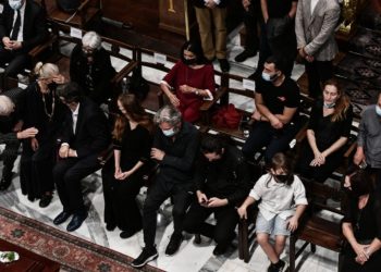 Live από τη Μητρόπολη Αθηνών – Η τελετή αποχαιρετισμού του Μίκη Θεοδωράκη