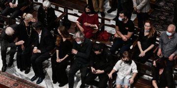 Alldaynews.gr Live από τη Μητρόπολη Αθηνών – Η τελετή αποχαιρετισμού του Μίκη Θεοδωράκη