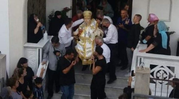 Πρωτοφανές για την Ελλάδα! Εκοιμήθη και κηδεύτηκε καθιστός ο Μητροπολίτης Γ.Ο.Χ  Λαρίσης και Πλαταμώνος Αθανάσιος[photos]