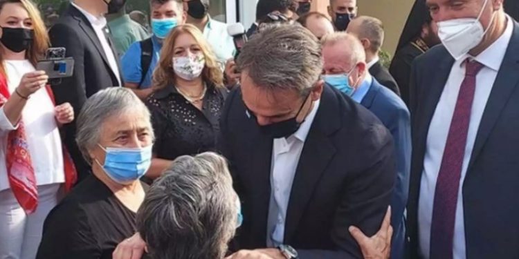 Alldaynews.gr Μητσοτάκης σε γιαγιάδες: «Θα το δείτε αυτό που σας λέω»