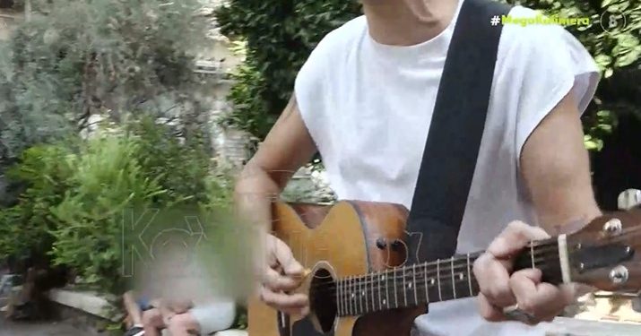Πασίγνωστος παίκτης ριάλιτι ζει τραγουδώντας στην Ερμού![video]
