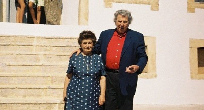 Το σπίτι της Τσεσμελιάς μάνας του Μίκη στη Μικρασία και η επίσκεψη του σε αυτό