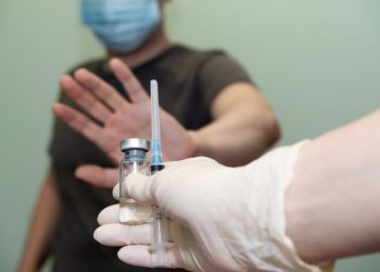 Ανεμβολίαστοι: Φυλάκιση απο 6 μήνες έως 3 έτη! Σε ποιες περιπτώσεις προβλέπεται