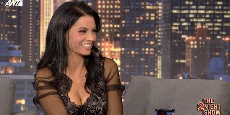 Alldaynews.gr Δήμητρα Αλεξανδράκη: «Το νυφικό θα είναι τεράστιο δεν θα έβαζα κάτι λιγότερο από την Άρτα και τα Γιάννενα»