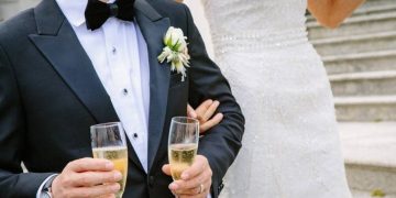 Alldaynews.gr Πανικός σε γάμο: Χόρευε και διασκέδαζε με κορονοϊό ο αδελφός του γαμπρού