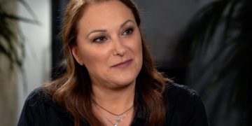 Alldaynews.gr Ρένια Λουιζίδου: Αγνώριστη η ηθοποιός-Η μεγάλη αλλαγή στην εμφάνισή της