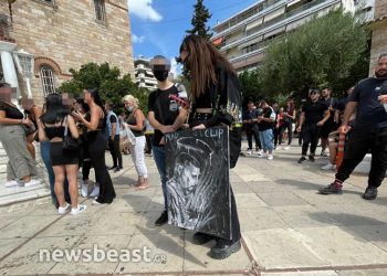 Mad Clip: Κηδεύεται ο τράπερ – Οι πρώτες εικόνες από τον Ιερό Ναό στο Παλαιό Φάληρο