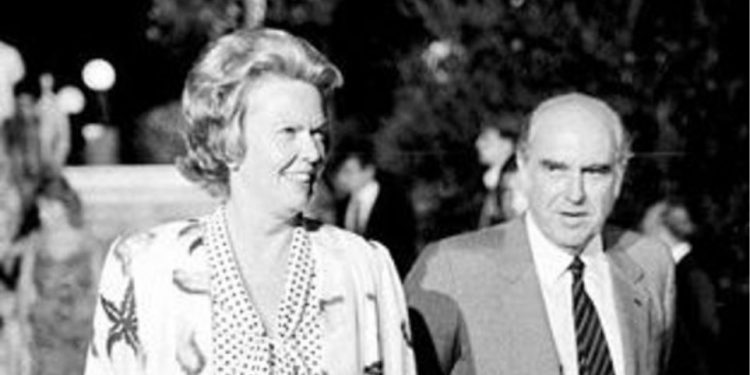 Alldaynews.gr Μαργαρίτα Παπανδρέου: Πουλάει το εξοχικό των Παπανδρέου για 1,8 εκατ. ευρώ (ΦΩΤΟ)