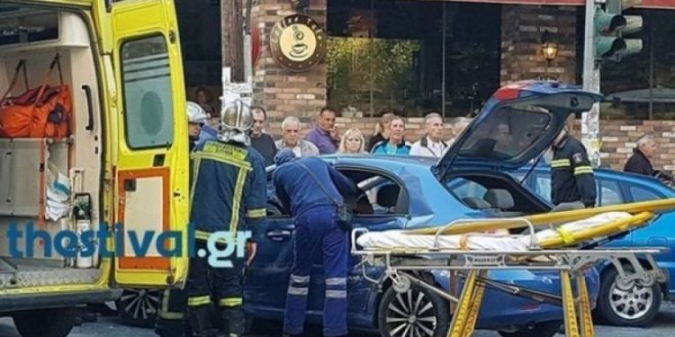 peraia τροχαίο troxaio ΕΚΑΒ EKAB ekav