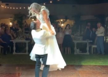 Ο χορός Πετρούνια – Μιλλούση έκλεψε την παράσταση στο γλέντι του γάμου