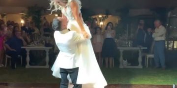 Alldaynews.gr Ο χορός Πετρούνια – Μιλλούση έκλεψε την παράσταση στο γλέντι του γάμου