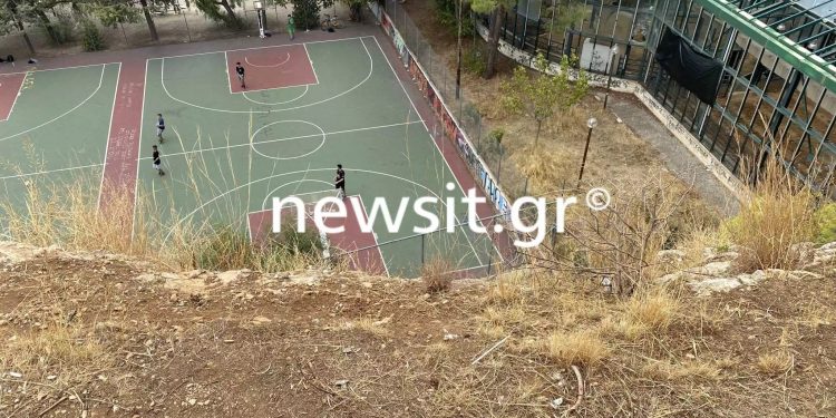 Alldaynews.gr Πετρούπολη: Η ανάρτηση της 15χρονης στα social media πριν πέσει στον γκρεμό