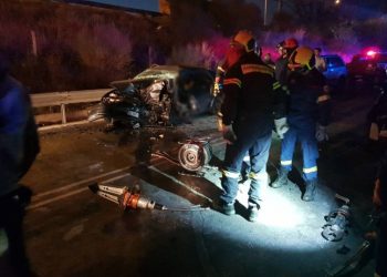 Πριν Λίγο-Δυστύχημα στον Άγιο Στέφανο: Ένας νεκρός κι ένας βαριά τραυματίας – «Σμπαράλια» τα οχήματα