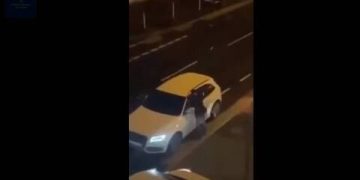 Alldaynews.gr Ζευγάρι Ελλήνων στη Γερμανία τσακώνονται άγρια – Τον πατάει με το SUV (vid)