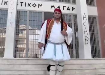 Δεν θα πιστεύετε τι ψηφίζει ο αρνητής τσολιάς