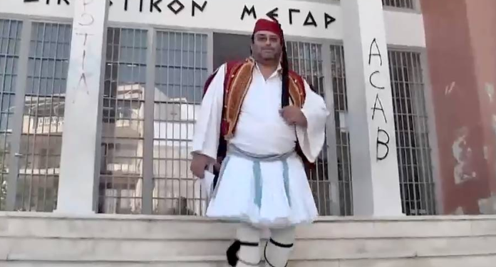 Δεν θα πιστεύετε τι ψηφίζει ο αρνητής τσολιάς