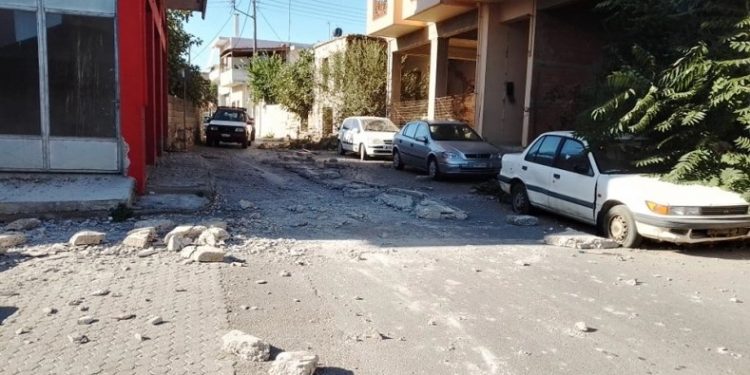 Alldaynews.gr Σοκαρισμένοι οι Κρητικοί από τον σεισμό: «Νομίζαμε οτι θα πέσει η πολυκατοικία» (φωτο, video)