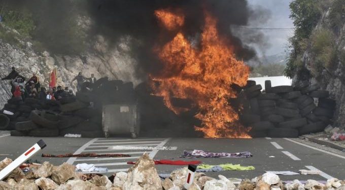 Alldaynews.gr Μαυροβούνιο: Βίαια επεισόδια για την ενθρόνιση του νέου επικεφαλής της Σερβικής εκκλησίας