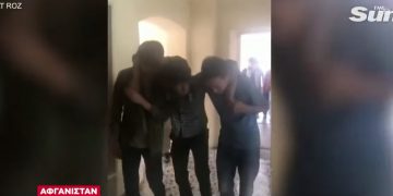 Alldaynews.gr Άγριος ξυλοδαρμός δημοσιογράφων από τους Ταλιμπάν, εικόνες που σοκάρουν (vid)