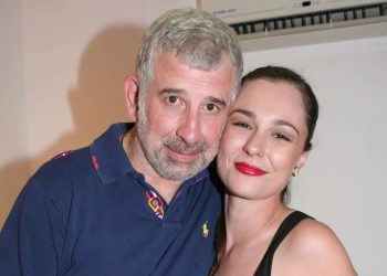 Alldaynews.gr Η Θάλεια Ματίκα απαντά για τον κουμπάρο της, Πέτρο Φιλιππίδη – “Αρρωστήσαμε, πάθαμε σοκ”
